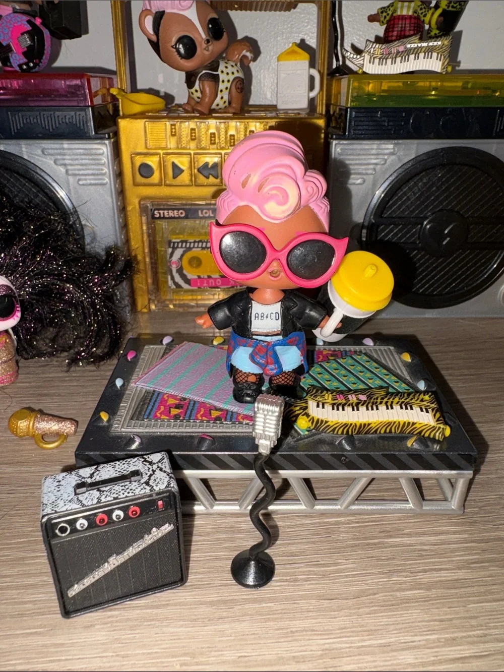 L.O.L. Surprise! Remix Pets and Music Stage Playset with Dolls